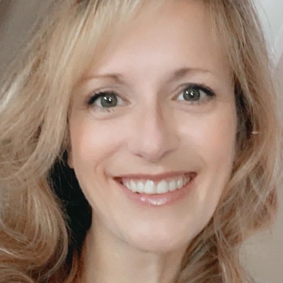 Meet your Posher, Rebecca - Picture 2 of 2